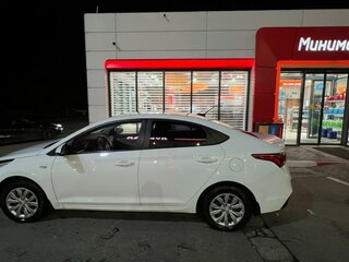 2017 Hyundai Solaris II, белый, 950000 рублей, вид 2