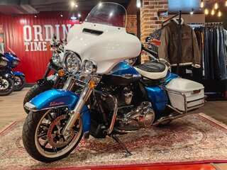 2018 Harley-Davidson Electra Glide Revival, белый, 2100000 рублей, вид 2