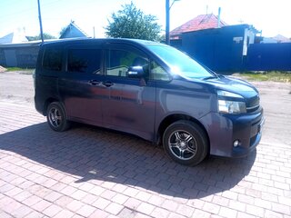 2012 Toyota Voxy II (R70) Рестайлинг, синий, 1750000 рублей, вид 3