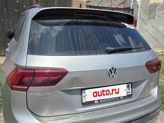 2020 Volkswagen Tiguan II, золотистый, 2490000 рублей, вид 2