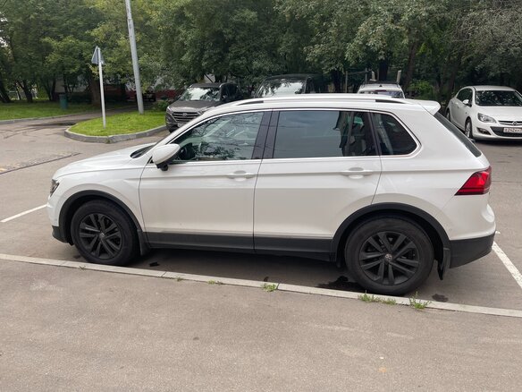 2019 Volkswagen Tiguan II, белый, 2300000 рублей - вид 4