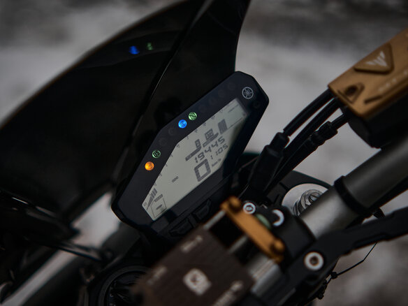 2017 Yamaha MT-09 (FZ-09), серый, 999999 рублей - вид 17