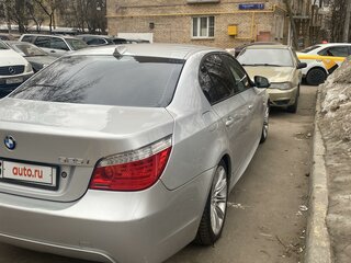 2009 BMW 5 серии 525i V (E60/E61) Рестайлинг, серый, 1650000 рублей, вид 3