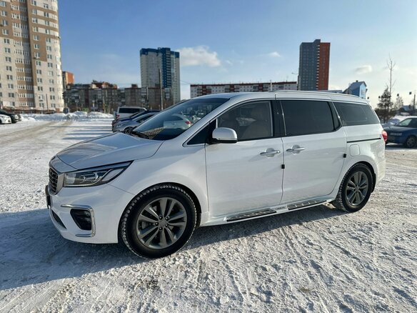 2018 Kia Carnival III, белый, 5000000 рублей - вид 6