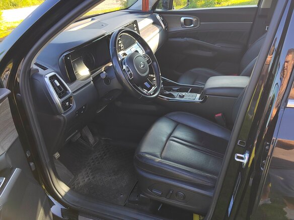 2021 Kia Sorento IV, чёрный, 3650000 рублей - вид 4