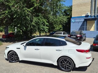 2018 Kia Optima IV Рестайлинг, белый, 2150000 рублей, вид 2