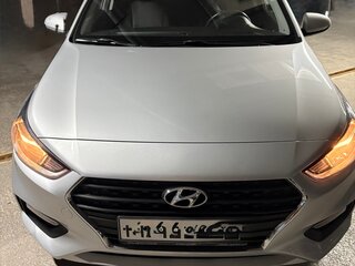 2017 Hyundai Solaris II, серебристый, 1380000 рублей, вид 2