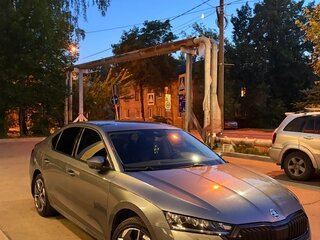 2021 Skoda Octavia IV (A8), серый, 2550000 рублей, вид 2