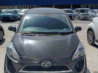 2018 Toyota Sienta II, чёрный, 1250000 рублей, вид 1