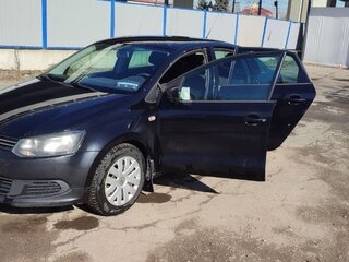 2012 Volkswagen Polo V, чёрный, 400000 рублей, вид 2