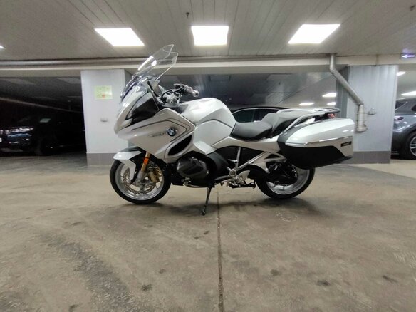 2022 BMW R 1250 RT, белый - вид 3