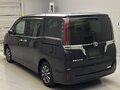 2021 Toyota Esquire I Рестайлинг, чёрный, 2000000 рублей - вид 4