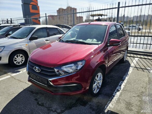 2026 Lada (ВАЗ) Granta I Рестайлинг, красный, 1238000 рублей - вид 1