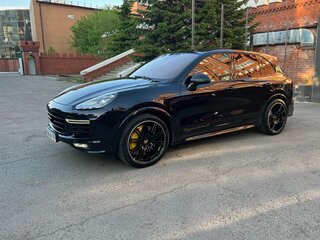 2016 Porsche Cayenne Turbo S II Рестайлинг (958), чёрный, 5900000 рублей, вид 1