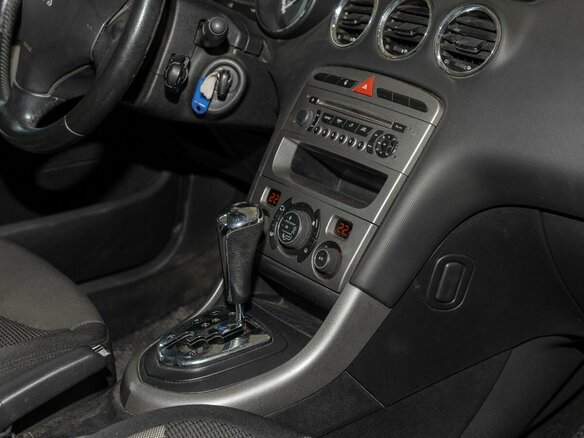2011 Peugeot 308 I Рестайлинг, белый, 550000 рублей - вид 11