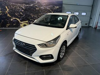 2018 Hyundai Solaris II, белый, 700000 рублей, вид 3