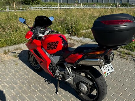 2005 Honda VFR 800, красный, 400000 рублей, вид 3