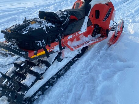 2020 BRP Ski-Doo Summit 850, красный, 1600000 рублей, вид 3
