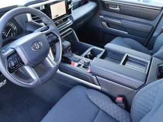 2024 Toyota Tundra CrewMax III, зелёный, 8065956 рублей, вид 2