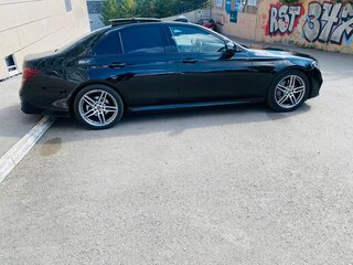 2016 Mercedes-Benz E-Класс 200 V (W213, S213, C238), чёрный, 3000000 рублей, вид 4