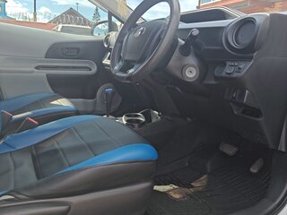 2014 Toyota Aqua I, белый, 1000000 рублей, вид 5