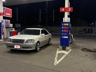 2001 Toyota Crown XI (S170), белый, 1400000 рублей, вид 2