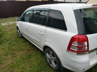 2011 Opel Zafira B Рестайлинг, белый, 555000 рублей, вид 3