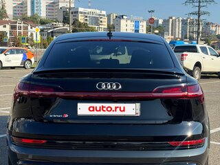 2020 Audi e-tron S Sportback, чёрный, 5700000 рублей, вид 3