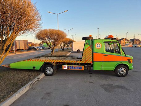 1986 Mercedes-Benz T1, зелёный, 750000 рублей, вид 4