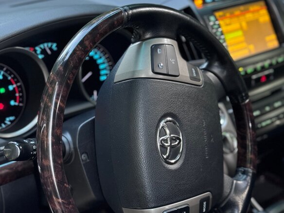 2010 Toyota Land Cruiser 200 Series, белый, 2800000 рублей - вид 12
