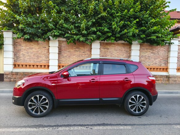 2010 Nissan Qashqai I Рестайлинг, пурпурный, 1450000 рублей - вид 5