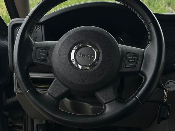 2007 Jeep Commander, чёрный, 1200000 рублей - вид 8