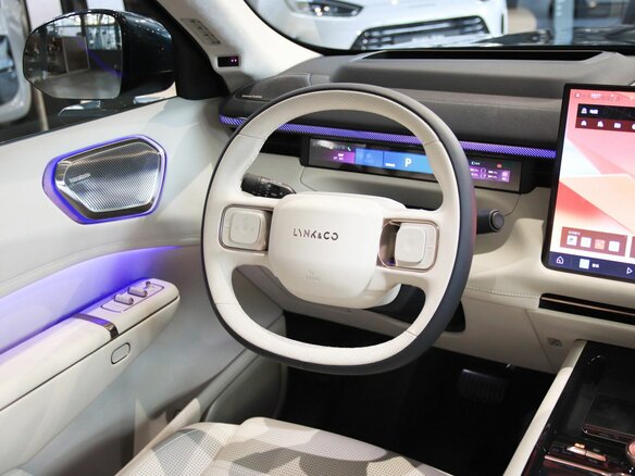2025 Lynk & Co 900, чёрный - вид 14