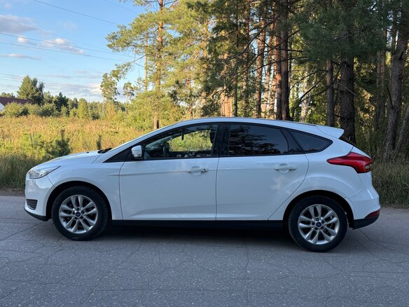 2015 Ford Focus III Рестайлинг, белый, 1100000 рублей - вид 13