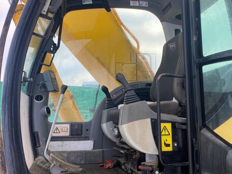 2007 JCB JS330, 4000000 рублей, вид 3
