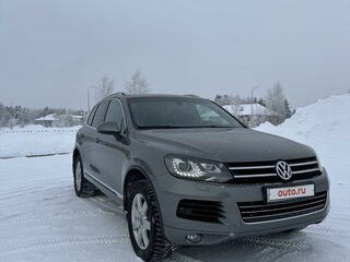 2013 Volkswagen Touareg II, серый, 2350000 рублей, вид 5