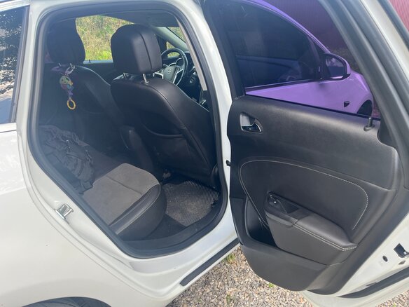 2012 Opel Astra J Рестайлинг, белый, 800000 рублей - вид 9