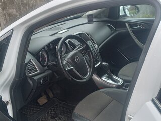 2012 Opel Astra J, белый, 890000 рублей, вид 4