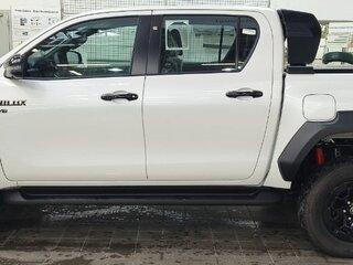 2023 Toyota Hilux VIII Рестайлинг 2, белый, 8000000 рублей, вид 5