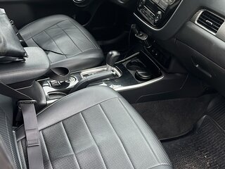 2017 Mitsubishi Outlander III Рестайлинг 2, серый, 1300000 рублей, вид 5