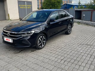 2021 Volkswagen Polo VI, чёрный, 2400000 рублей, вид 2