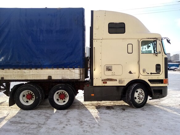 1998 International 9000 Series, бежевый, 1300000 рублей - вид 1
