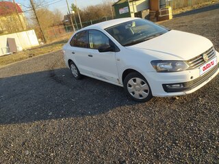 2016 Volkswagen Polo V Рестайлинг, белый, 491000 рублей, вид 3