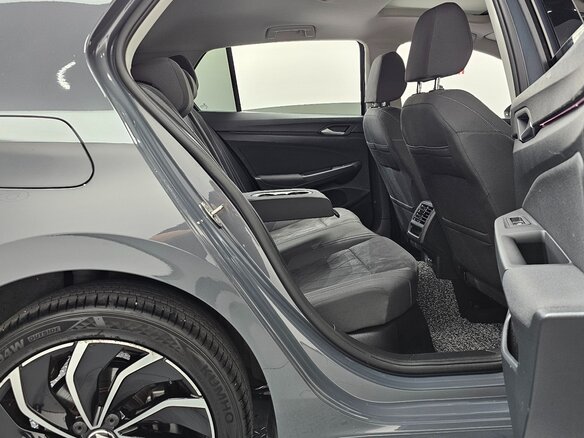 2022 Volkswagen Golf VIII, серый - вид 13