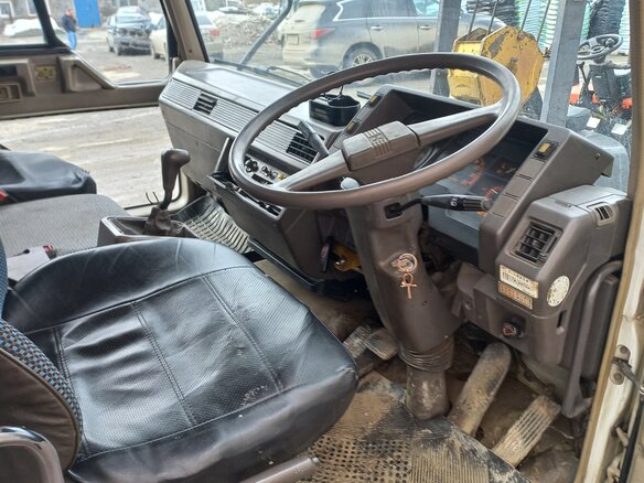 1993 Fuso (Mitsubishi) Fighter, белый, 3000000 рублей - вид 5