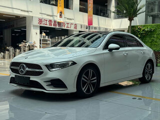 2022 Mercedes-Benz A-Класс 180 IV (W177) Рестайлинг, белый, 2590000 рублей, вид 1