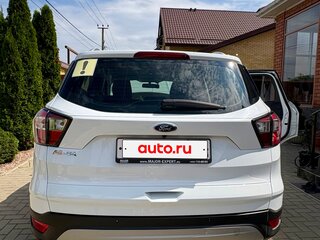 2017 Ford Kuga II Рестайлинг, белый, 1650000 рублей, вид 4