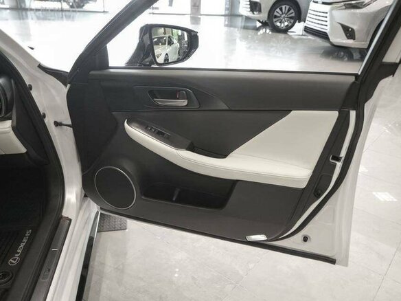 2026 Lexus IS 350 III Рестайлинг 3, белый, 11278914 рублей - вид 10