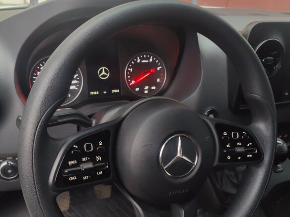 2021 Mercedes-Benz Sprinter, белый, 6850000 рублей - вид 1