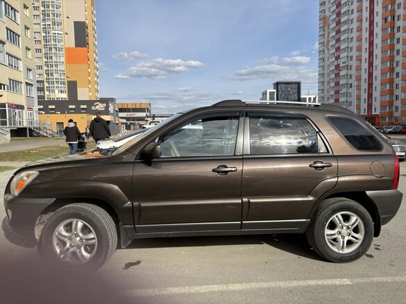 2005 Kia Sportage II, коричневый, 700000 рублей - вид 3
